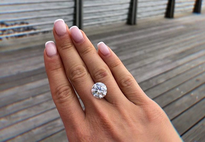 Kanada'da laboratuvarda yetiştirilen pırlanta kuyumcuları