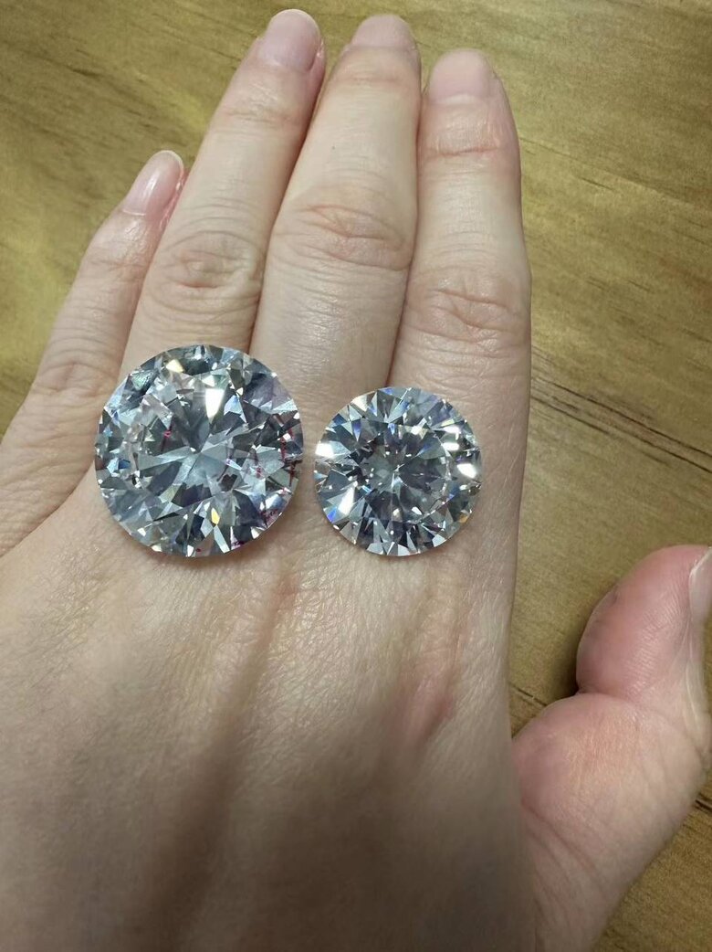 Round Lab grown diamonds 40ct and 20ct 