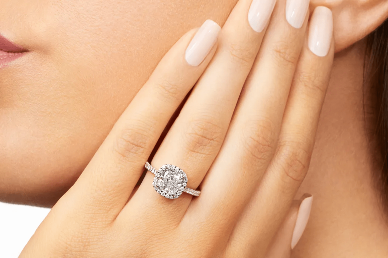 Las Vegas'ta laboratuvarda yetiştirilen elmas kuyumcuları